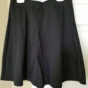Very cute black knit skirt, small